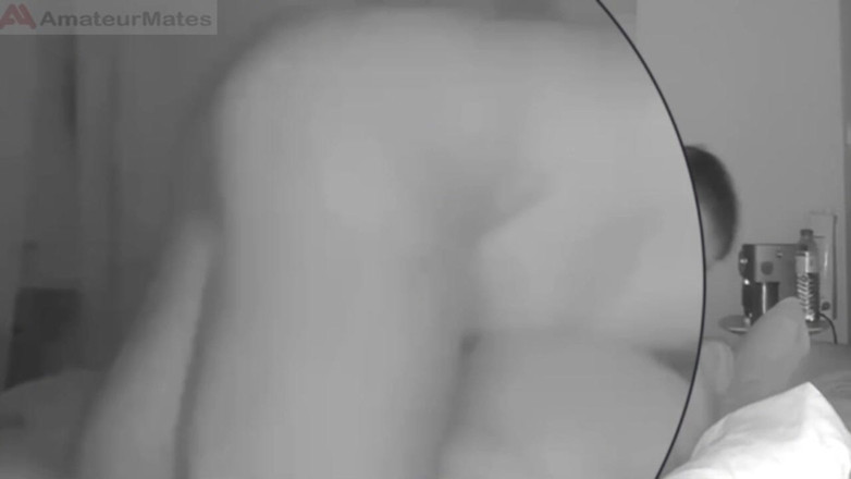 AmateurBoysPissing: 아마추어 트윈크에게 따먹히는 가면을 쓴 하우스브레이커 - 풀 버전