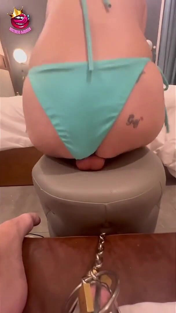 Mistress_BJQueen: Kilitli, kısıtlanmış ve büyük bir dildoyla değiştiriliyor