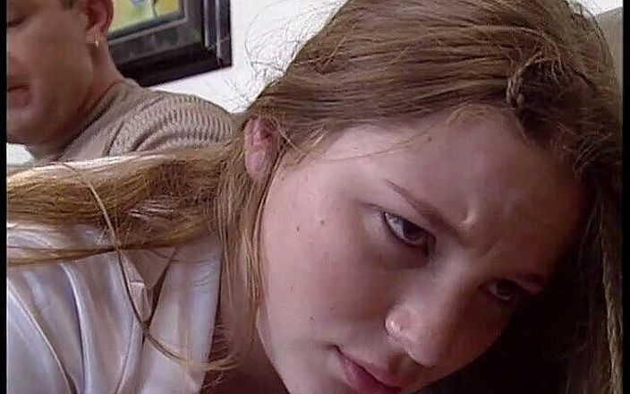 Young Sinner: Quand je suis à la maison avec ma demi-sœur, je veux...