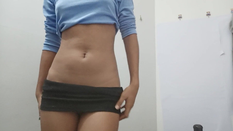 desigirl93: デジ牛の女性のお尻が中に突くように広がります