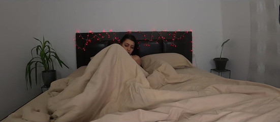 SassyTiff: Соло брюнетки в гостиничном номере