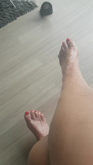 MisS Angel: Guardando in piedi miei.