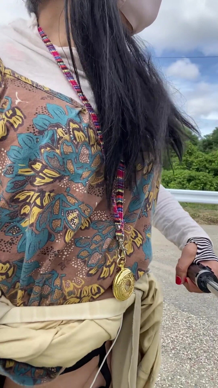 megu2002: No241 タックおまんこ晒しサイクリング
