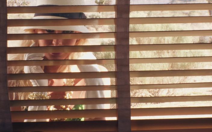 DARVASEX: İç çamaşırlı büyük memeli kızların sahne 1_threesome şehvetli üçlü grup seks sahnesi birlikte yarak...