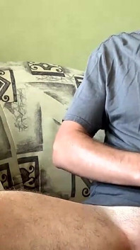 Wanking Video with a Huge Cum