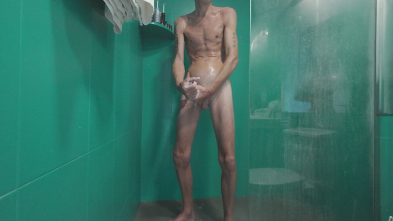 SkinnyWithAHugeDick: Я позволила моей падчерице помыть мой 9-дюймовый хуй, когда я в душе