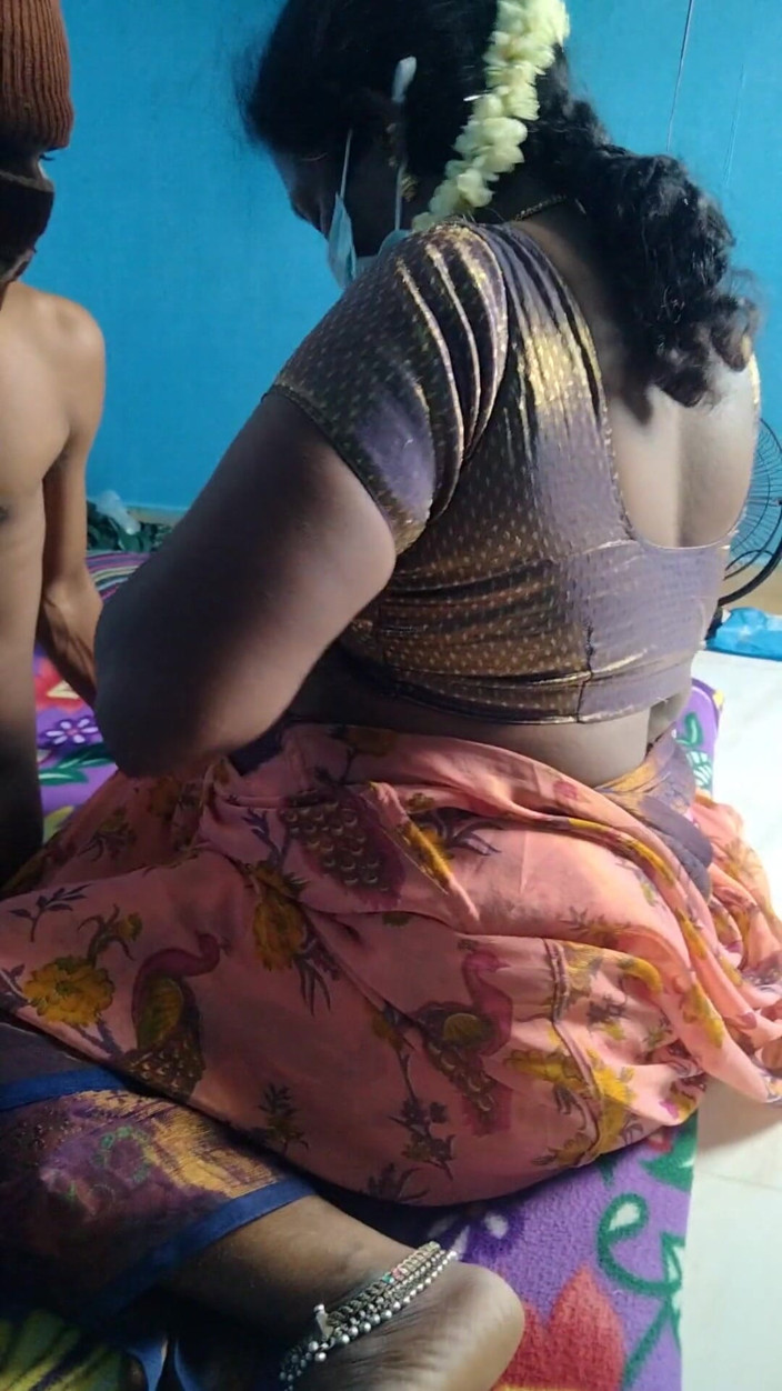 Benita sweety: Utangaç teyze üvey oğluyla ilk kez seks yapıyor