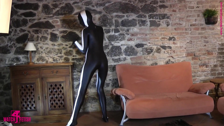 ZentaiDolls: Bare skin in tight spandex