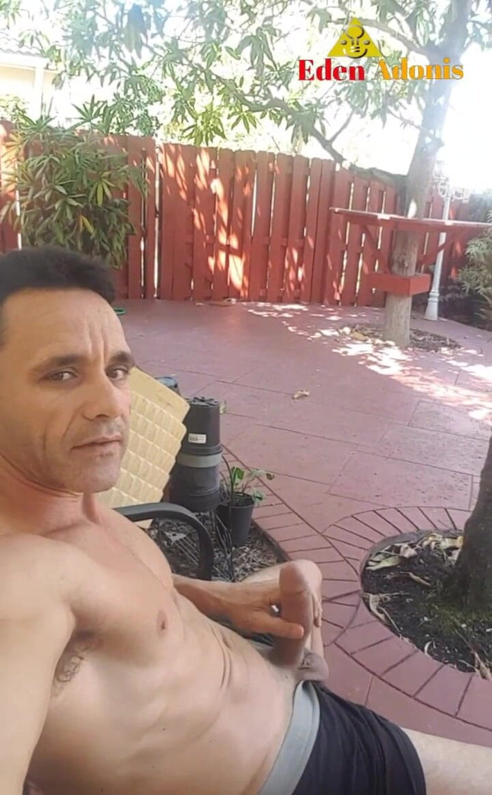 Eden Adonis: Jag vaknade extremt kåt idag!