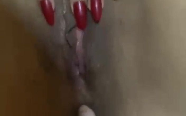ColomPerx: Première taquine avec un doigt anal