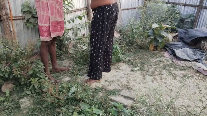 Sexydeb: देसी हॉट भाभी का आउटडोर सेक्स