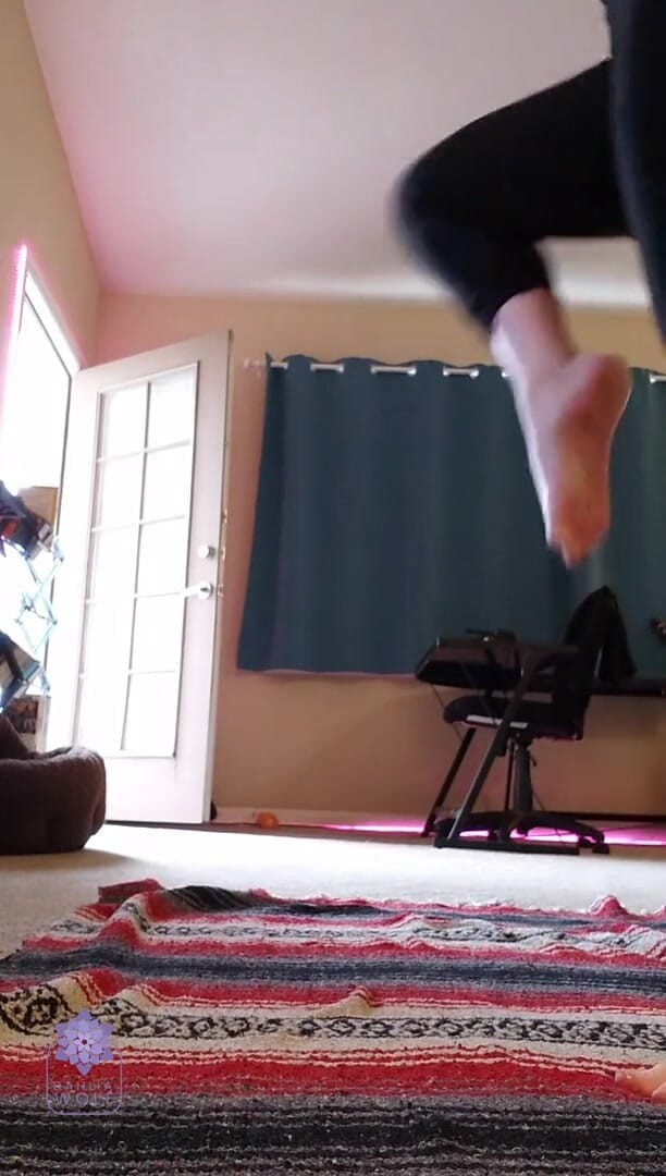 Dahlia Wolf: Spandex workout 1