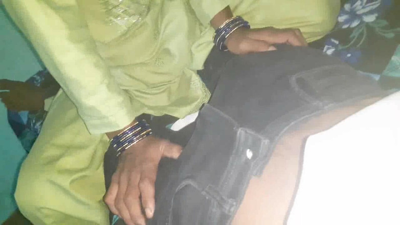 Bhabhi: Karı koca hintli seksi xxx Hintçeyi seviyor