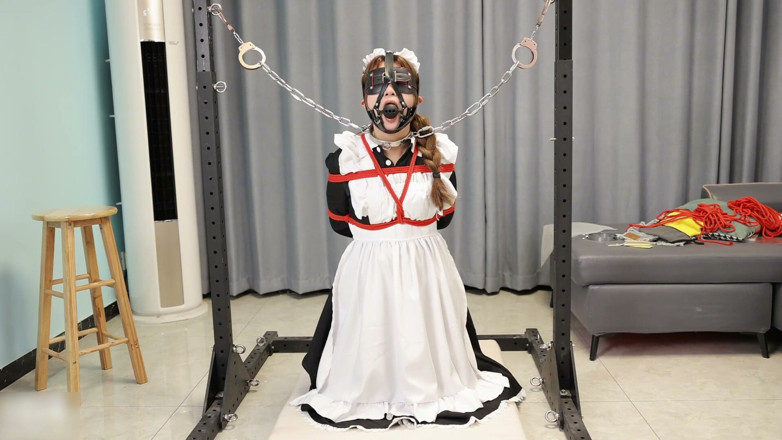 Asian bondage: Diversele restricții ale menajerei