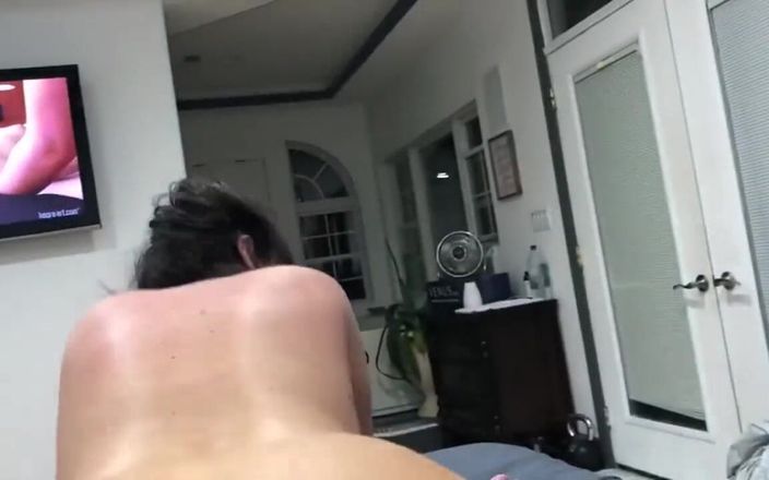 Phoenix Rizin': Další POV. Reverzní dojení péra cowgirl