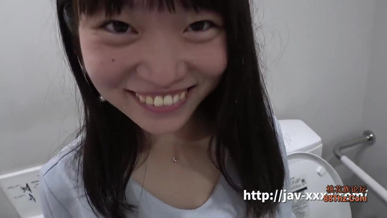 Temptation: Cute and Shy Asian Babe Sucking Dick