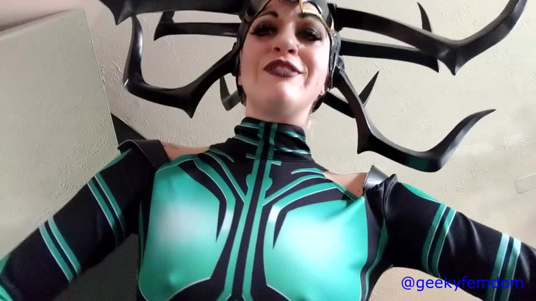 Geeky Femdom: Hela dominante overwinning