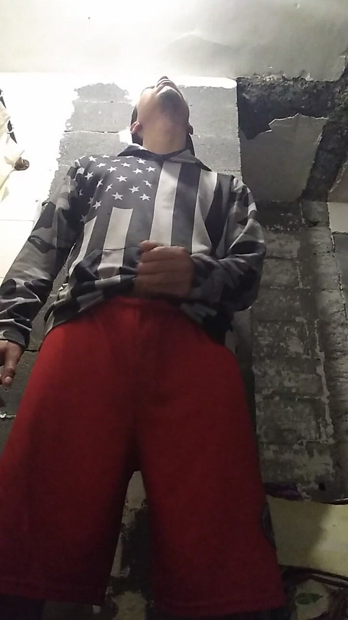 AlexAlejandro13: 我准备洗澡，但没有先拉它