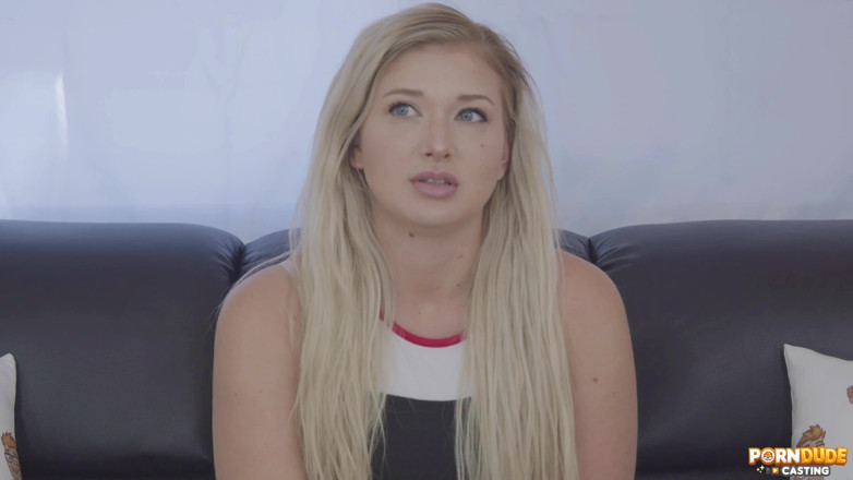 PornDudeCasting: Emily Vpravo