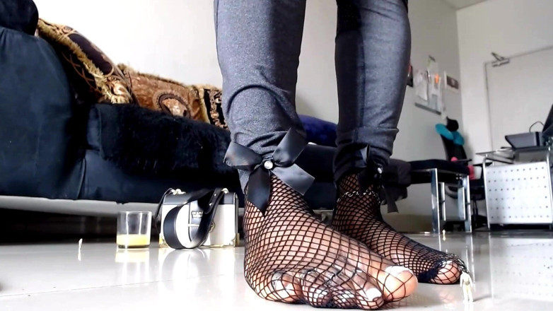 Maeling: No Place for Tiny Human Pests - Giantess Feet Crushing, Trampling,...