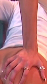 Penetrazione anale retro con una MILF slut