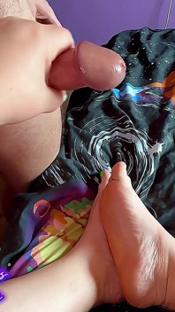 German MILF Fine Handjob Cum on Feet