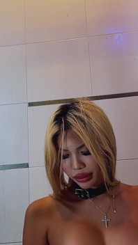 Sumisa Asiática Ladyboy Crema De Leche Enema & Anal Casting
