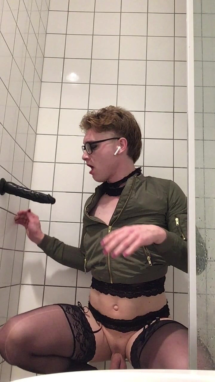 Sissy Cindy Slut: Banci Cindy Suka dildo