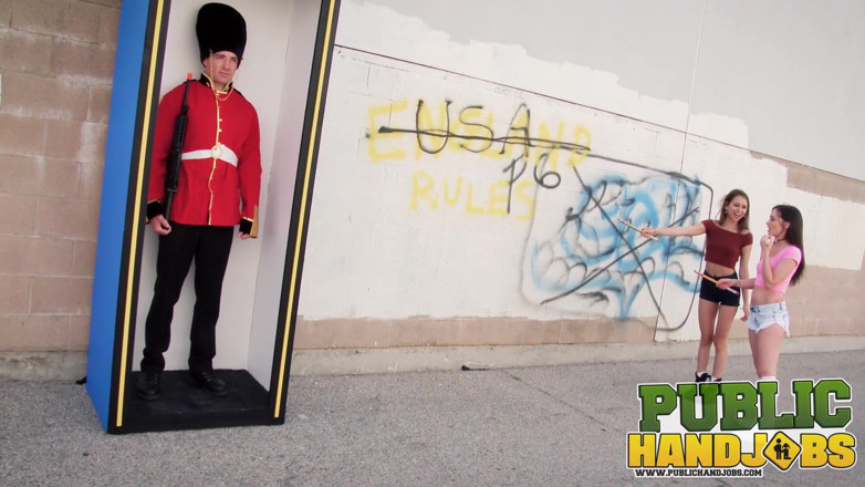 Public Handjobs: Handjobs Riley, Gia, Royal Guard