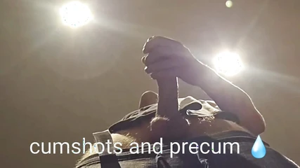 Várias gozadas de performance solo de pau grande