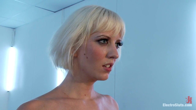 Electrosluts by Kink: 艾登·斯塔尔测试cherry torn对电力的真正恐惧