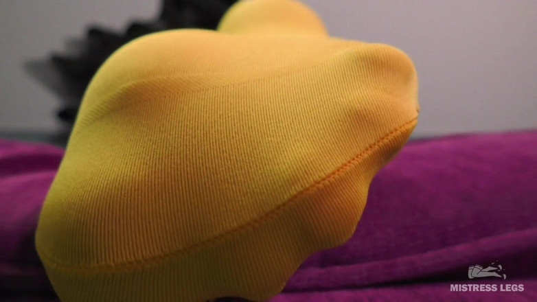 Mistress Legs: Herrin beine in sexy gefärbten strumpfhosen