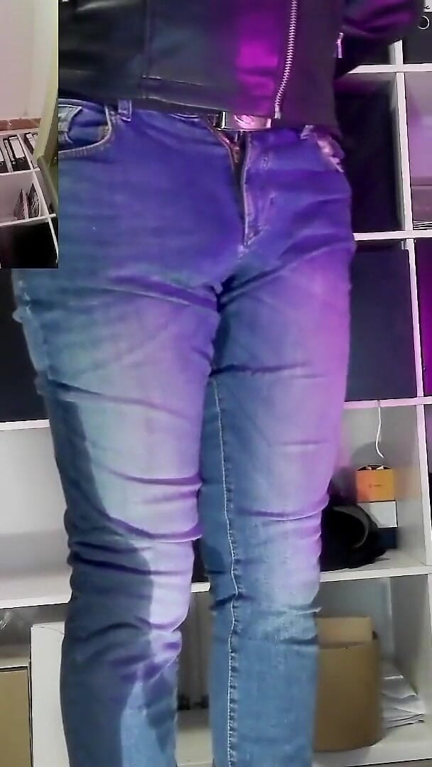 Ich Spritze Pinkle in Meine Hose - Real Trans Deutsch - (Yasmin 69)