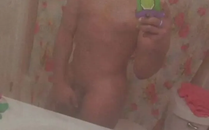 Phenom31: Phenom in the bathroom