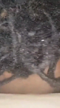 Nata4sex si cewek super semok lagi asik nyepong kontol raksasa pria kulit hitam sambil jilat memekku - pov