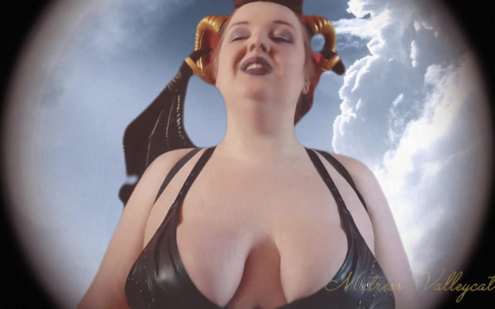Mxtress Valleycat: Cosplay Day Drain