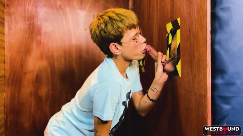 Latin Twinks: Fața lui Marco Samuel udată de spermă