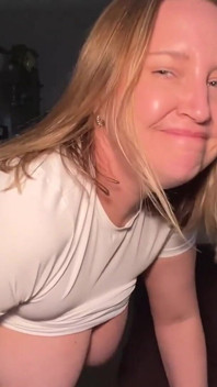 Orgazm razem, doggystyle jebanie z creampie