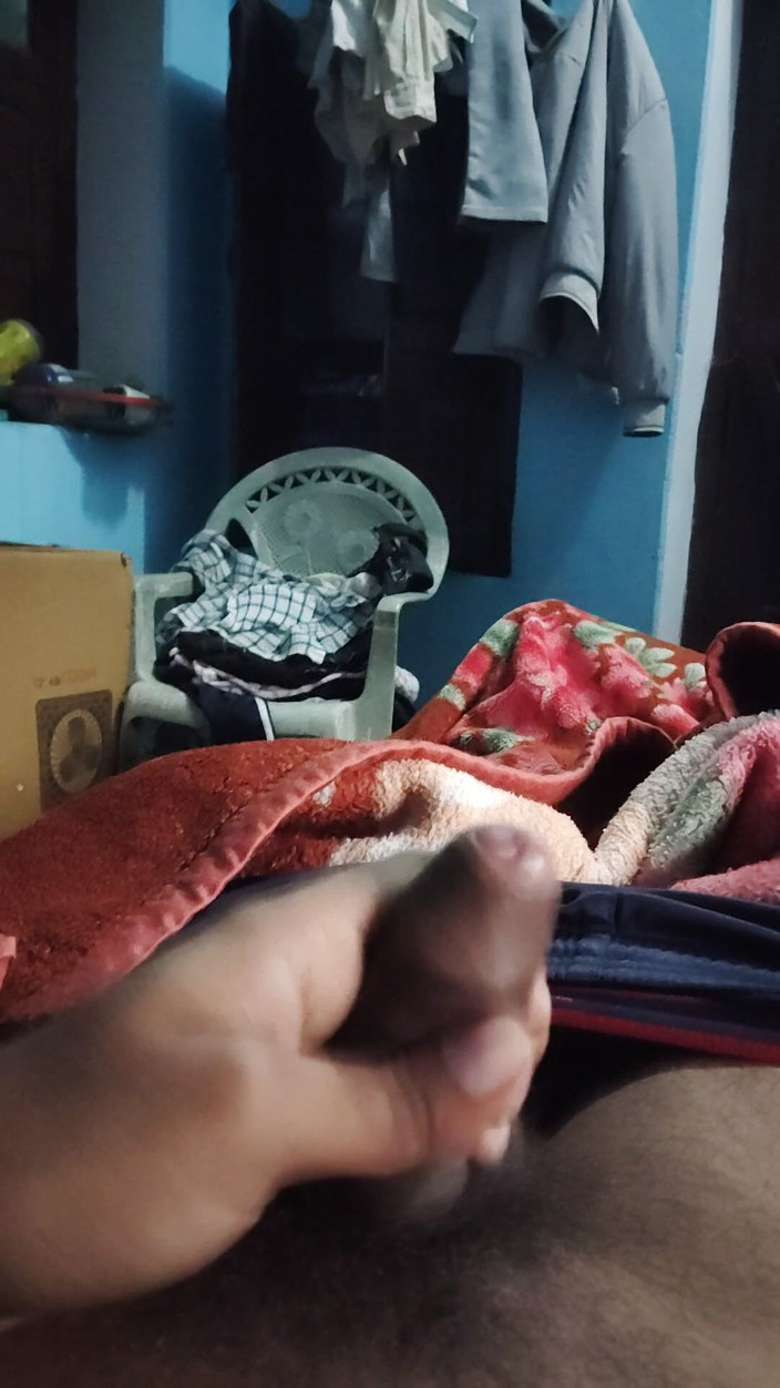 Xxxboyengi: Chico indio en masturbación en gran polla en semen definido