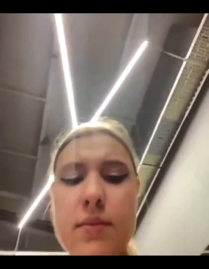 JuiceLussie: Pancutan mani gila semasa berlatih di gim