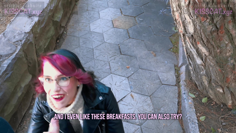 KissCat: Kisscat ama la colazione con salsiccia - ha rimorchiato uno studente...