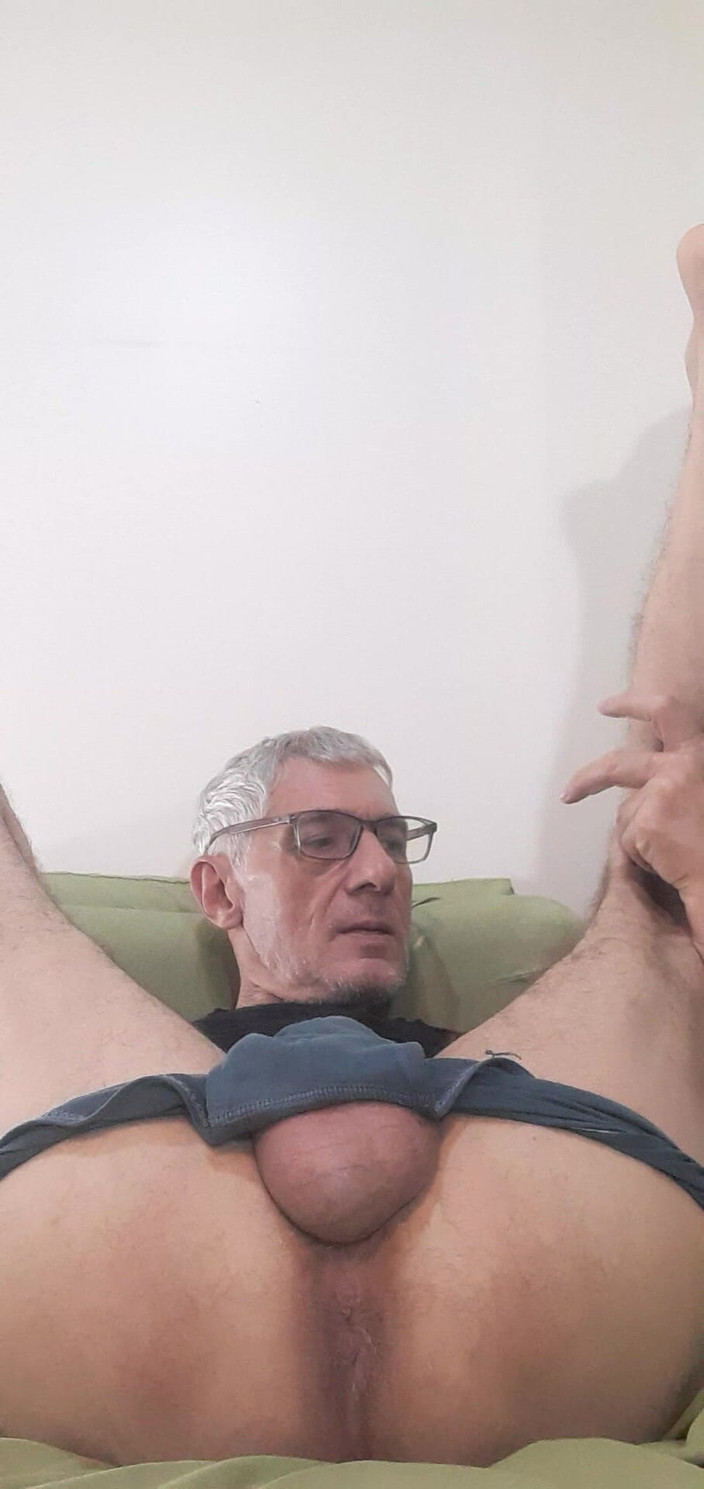 Big uncut hard cock: セックスシチュエーションフォローミー