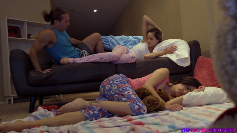 StepSiblings Caught: Trick oder Treat - S5: e10