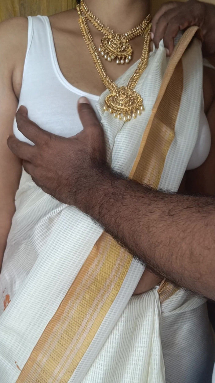 Pushpa studio: Traindo mallu tia quente romance mama lambendo quente vídeo viral