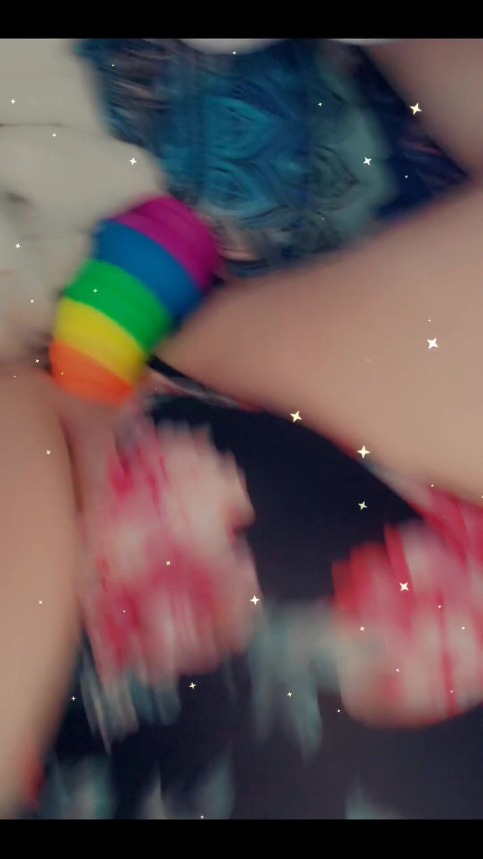 Misssunshinevip: Who Is Trying to Make Me Moan Like This?