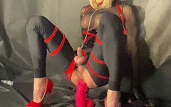 Sissy Shows How to Play with Giant Dildo
