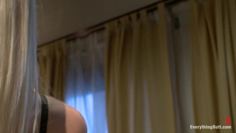 Everything Butt by Kink: Cuộc phỏng vấn nện đít của Tara