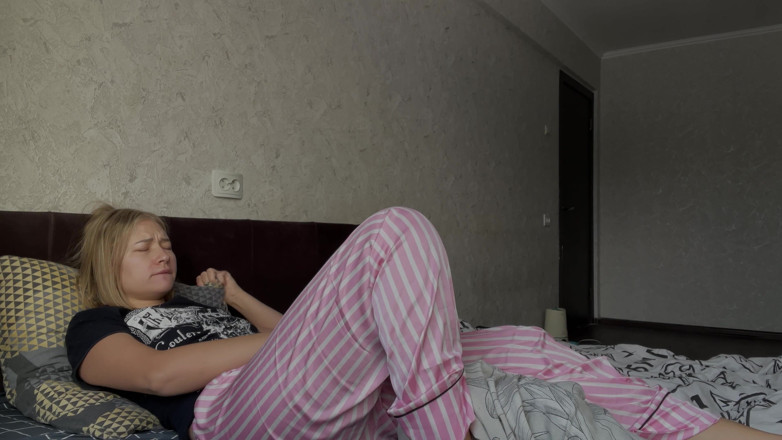 Stacy_via: Üvey annem evde yalnız kaldı ve 2 kez boşaldı