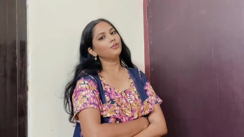 Desisexqueen: Hintli orta yaşlı seksi kadın kiracısıyla telafi ediyor ve her şey...