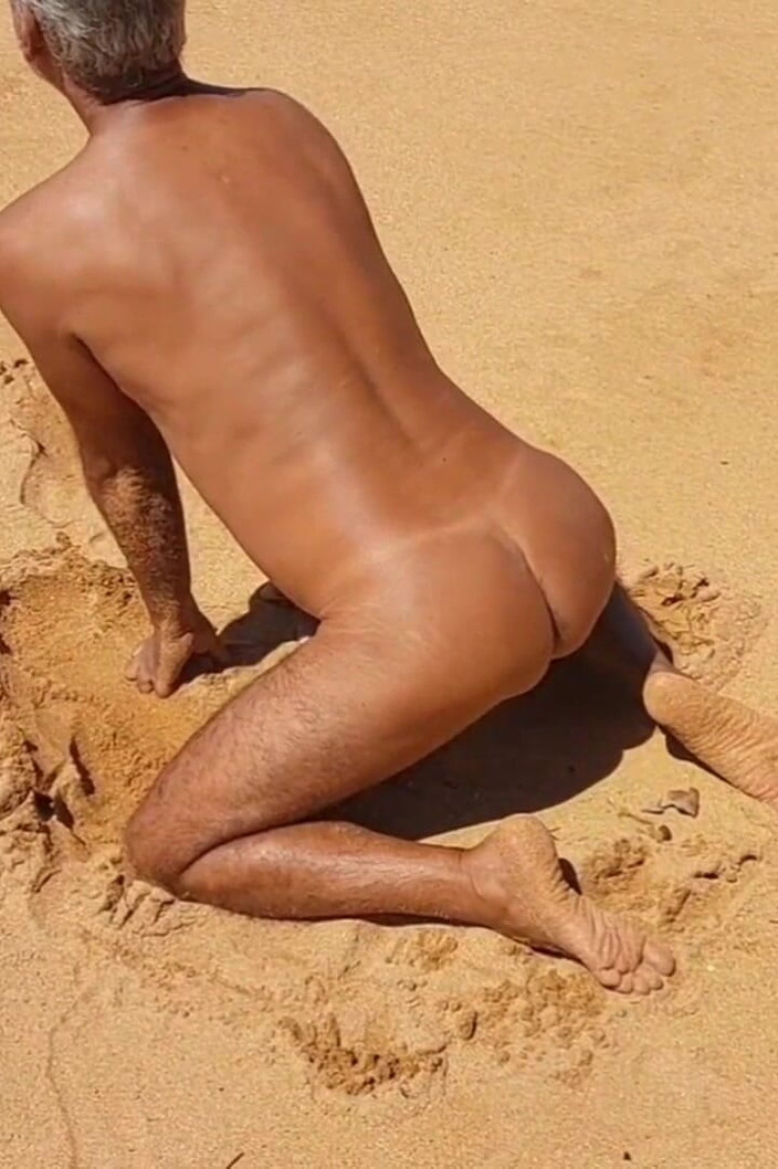 Ladysilvas: Ледісільва на пляжі хоче трахнути її гарячу дупу